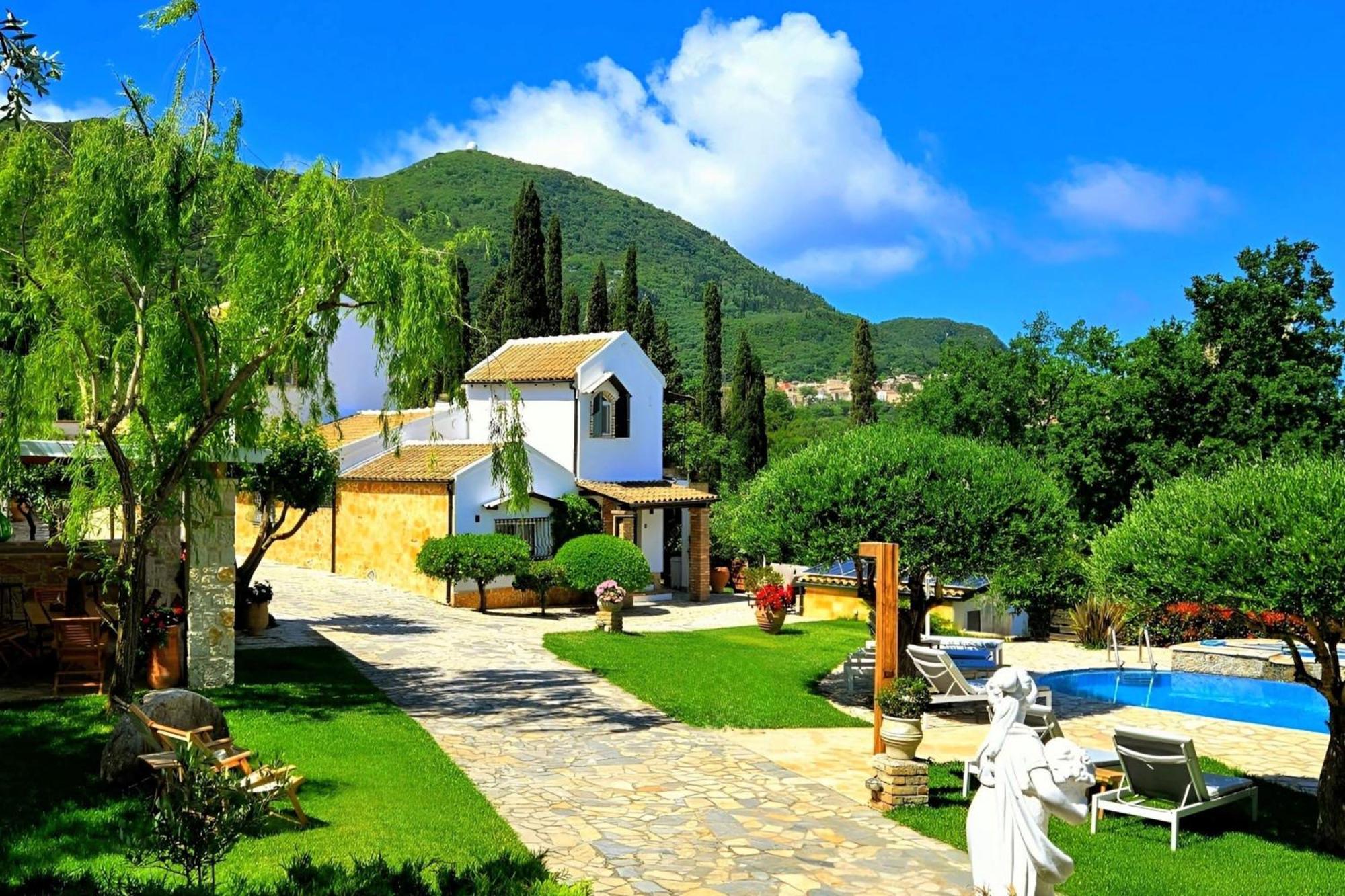 Claire Corfu * Gastouri (Corfu)
